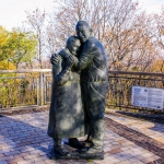 Памятник «Вечная любовь: Луиджи и Мокрина» в Киеве